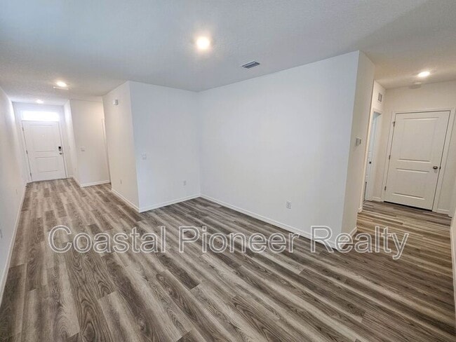 Building Photo - 32476 Weathered Oak Dr