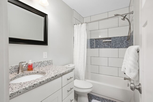 Building Photo - Ardmore Townhome Available Now