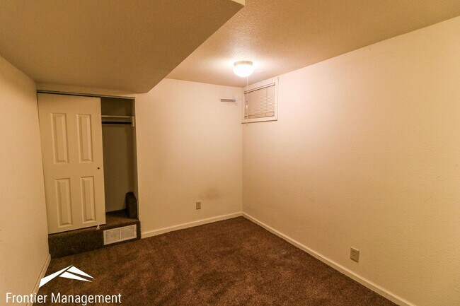 Building Photo - 1020 Leavenworth St