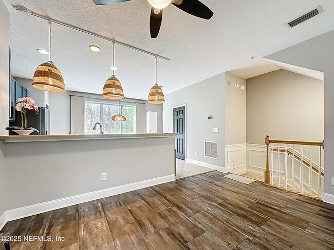 Building Photo - 4590 Capital Dome Dr