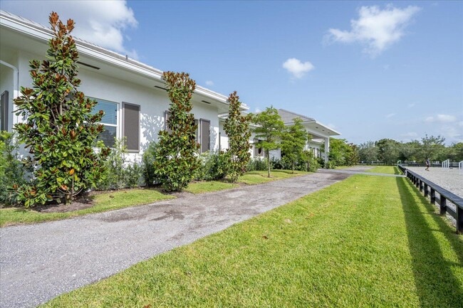 Building Photo - 15691 Sunnyland Ln