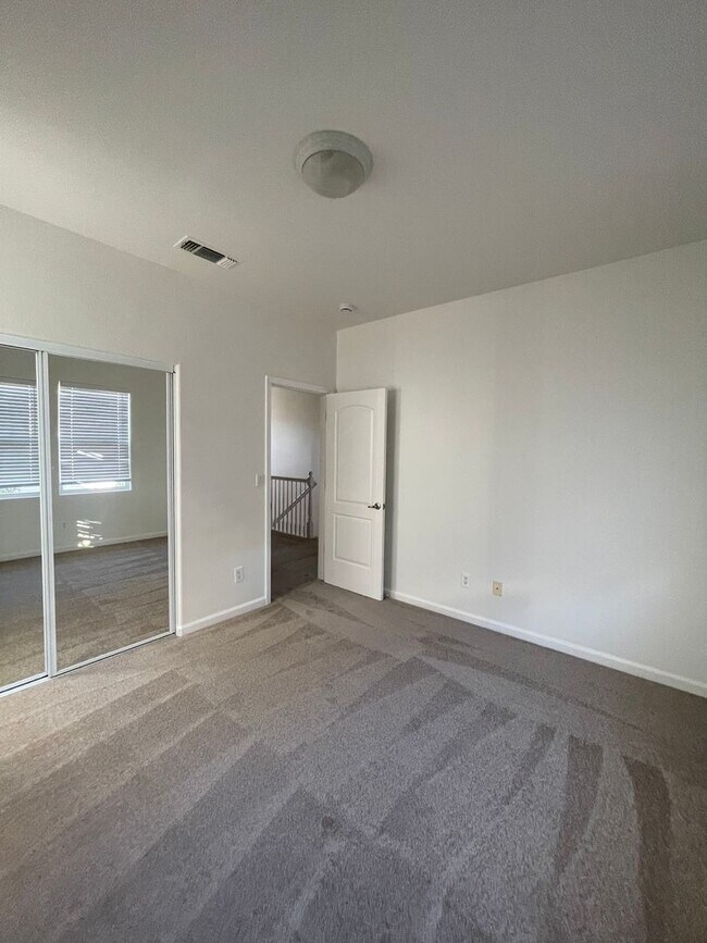 Building Photo - 8143 Carlisle Way