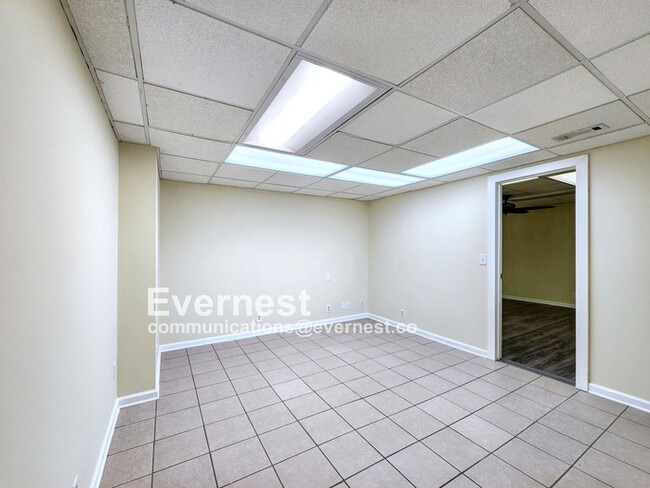 Building Photo - 2047 Arbor Forest Dr SW