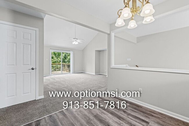 Building Photo - Welcome home to this beautifully updated 3-bedroom, 2-bath duplex in the heart of Johnson County!