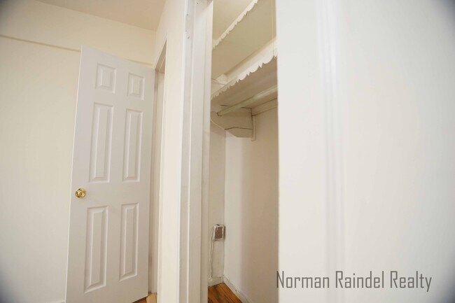 Building Photo - 1745 E 12th St