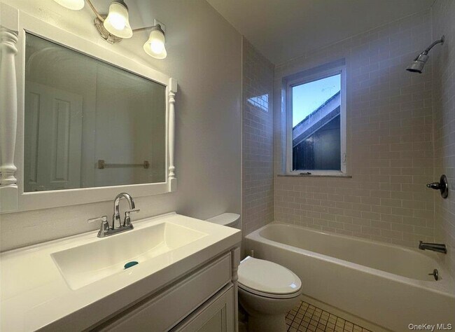 Building Photo - 498 Liberty St