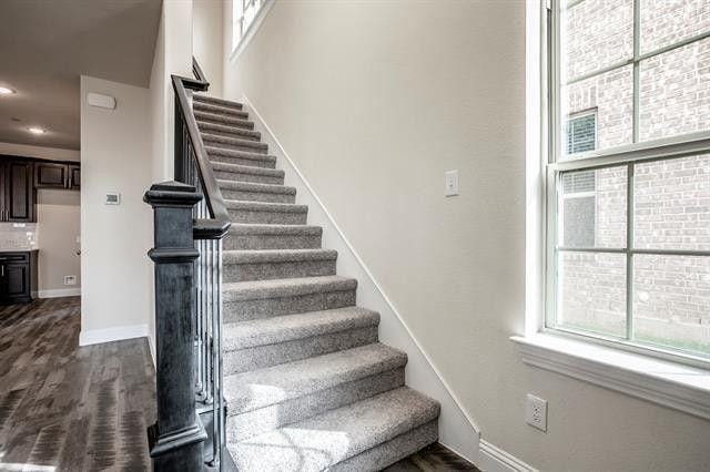 Building Photo - 930 Estelle Dr