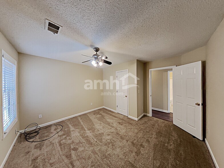 Building Photo - 6638 Shady Ridge Ln