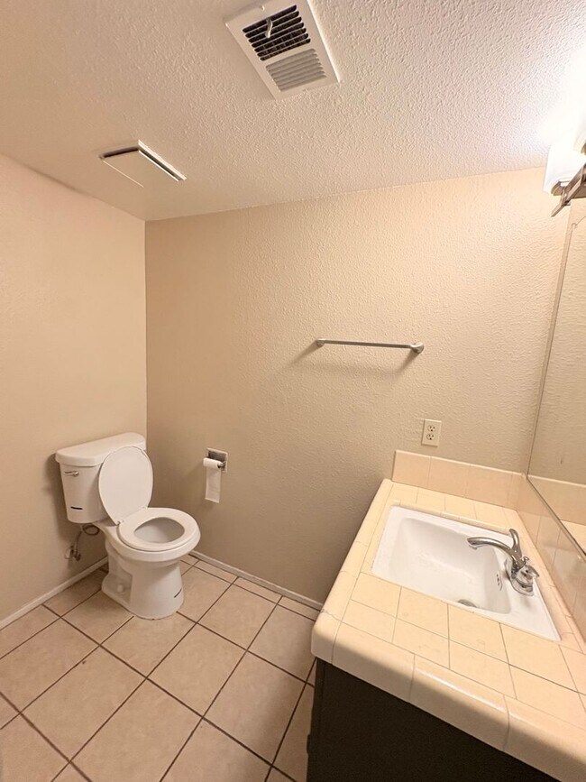 Building Photo - 1309 Sylvan Meadows Dr