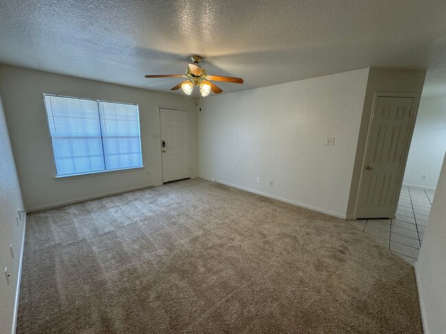 Building Photo - 311 Cedar Ridge Dr