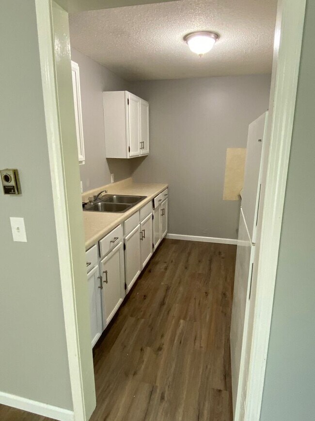 Building Photo - Remodeled 2 Bedroom Apt in Columbia, MO