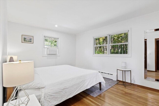 Building Photo - 275 Hillvale Rd