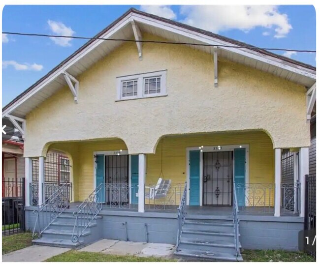 Building Photo - 3333 Delachaise St