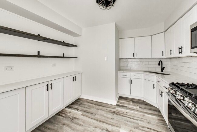 Building Photo - 239 S Gregory St