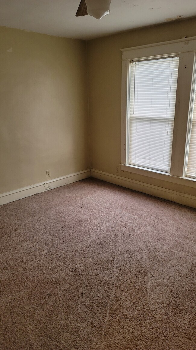 Building Photo - 914 Walnut St