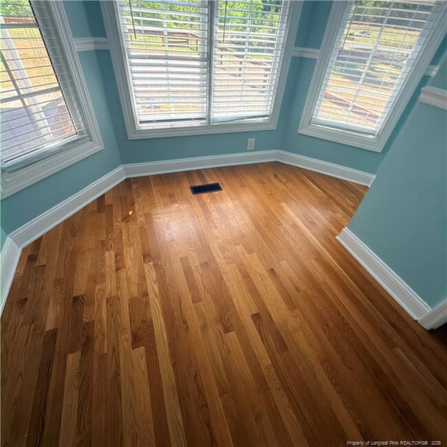 Building Photo - 3686 Linden Rd