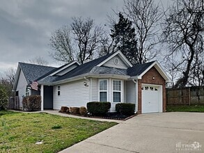 Building Photo - 1211 Wembley Dr