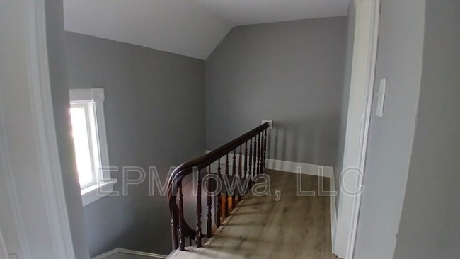 Building Photo - 949 13th St