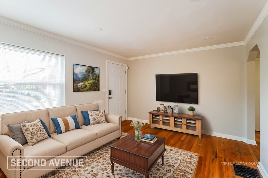 Building Photo - 1136 S Lynnebrook Dr