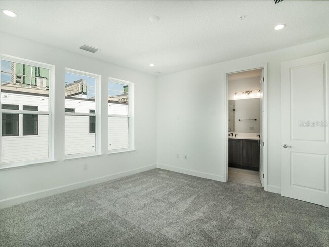 Building Photo - 2050 Packing District Wy