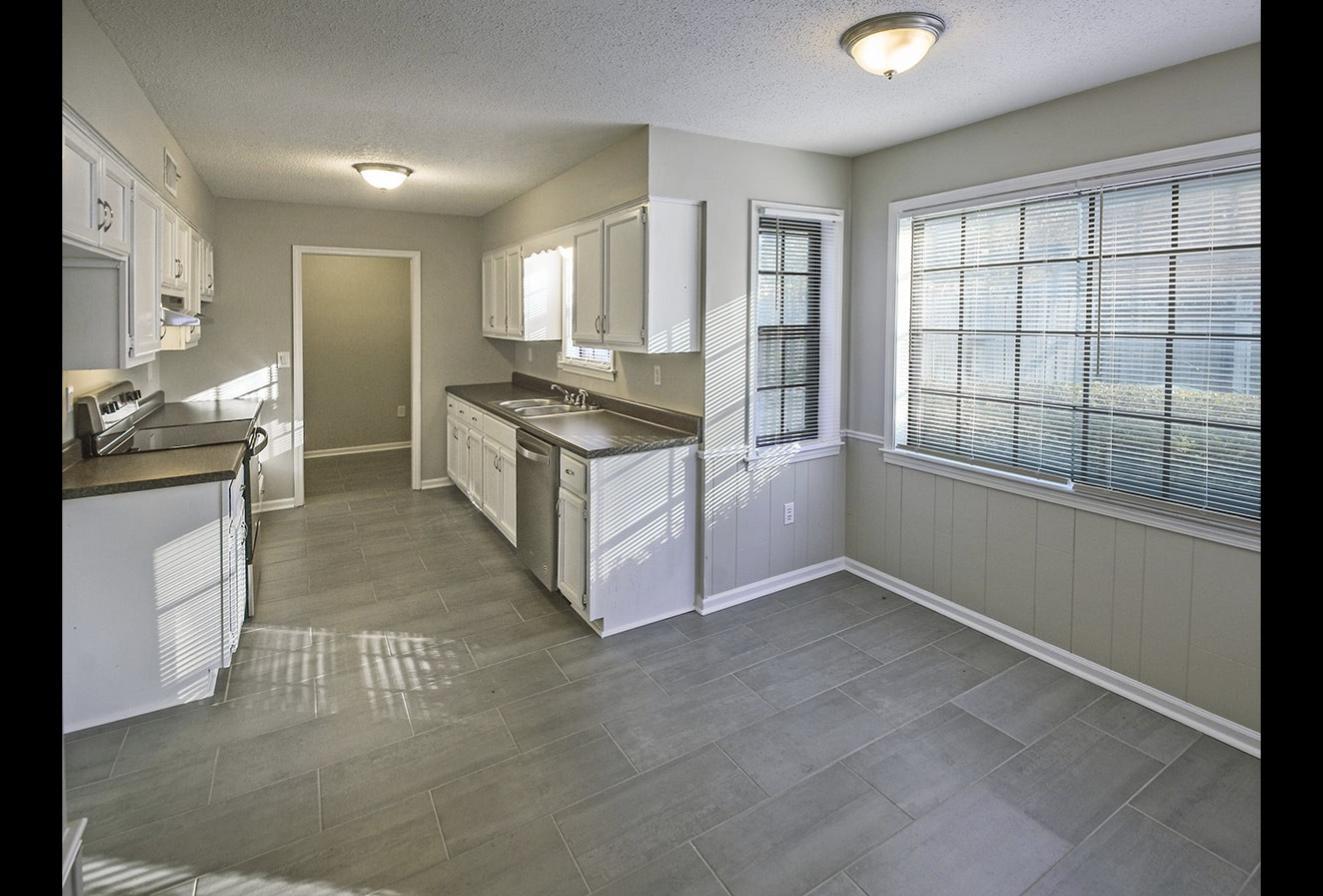 Building Photo - 4972 Ridge Tree Dr