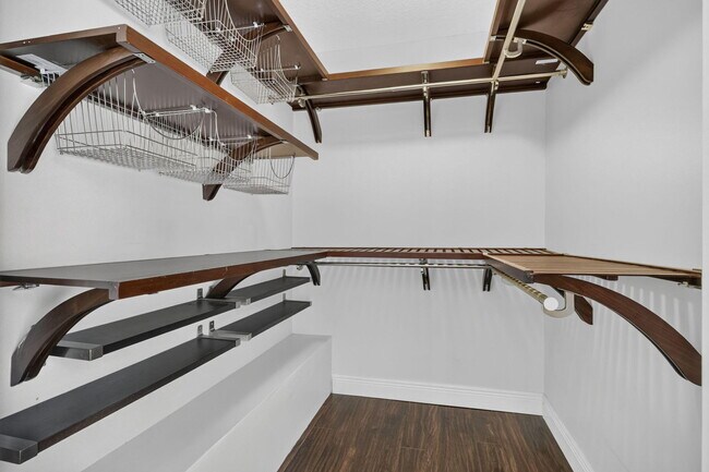 Building Photo - 846 Blue Ridge Cir