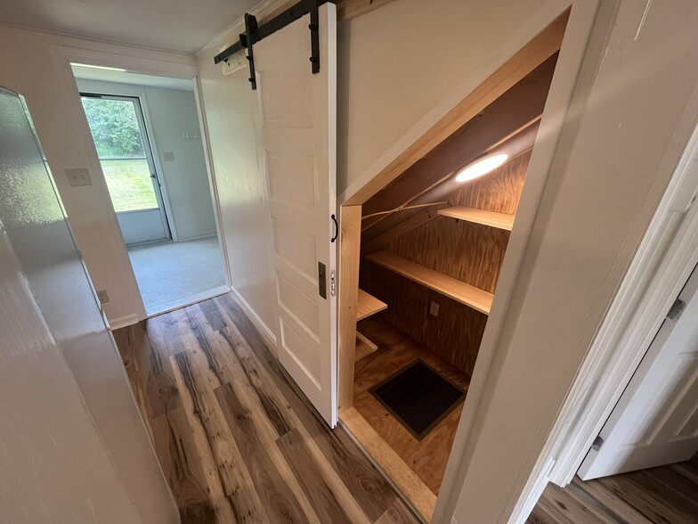 Kitchen - 328 Tyrone St