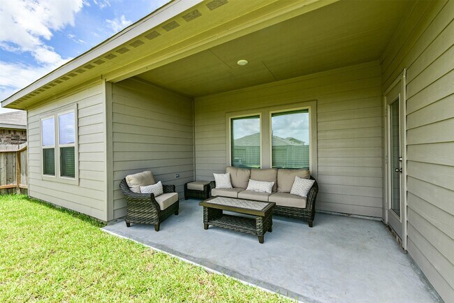 Building Photo - 21223 Riverdew Dr