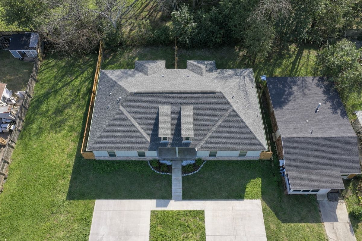 Building Photo - 343 W Johnson St