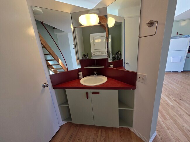 Building Photo - 2417 4th St