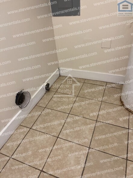 Building Photo - 1720 Cambridge Dr