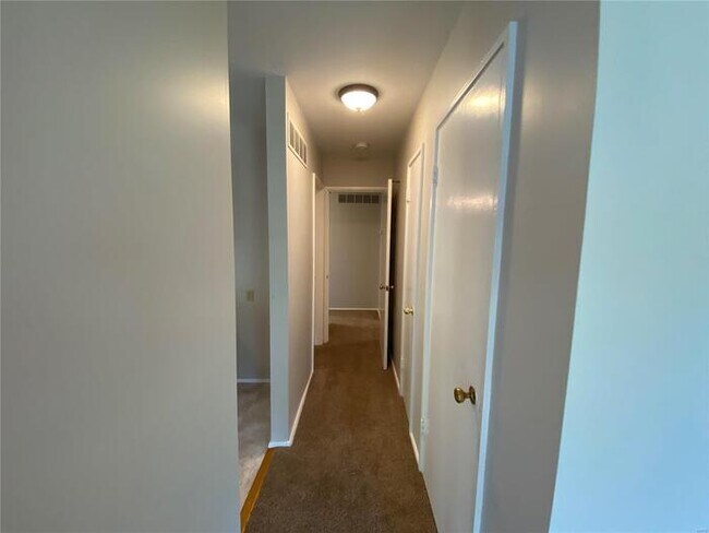 Building Photo - Fantastic 4bd/2ba home! Let yourself in!