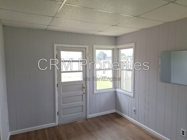 Building Photo - 3505 Melody Ln W