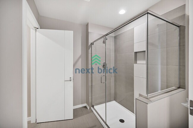 Building Photo - Stunning 4-Bed, 2.75-Bath Single-Family Home Ready for Rent!