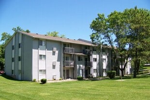 Building Photo - Lincoln Manor Apartments