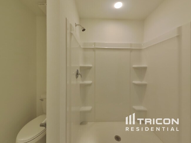 Building Photo - 3013 Dawn Sound Dr