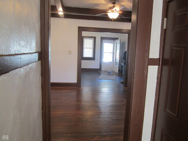 Building Photo - 3211 N Park Ave