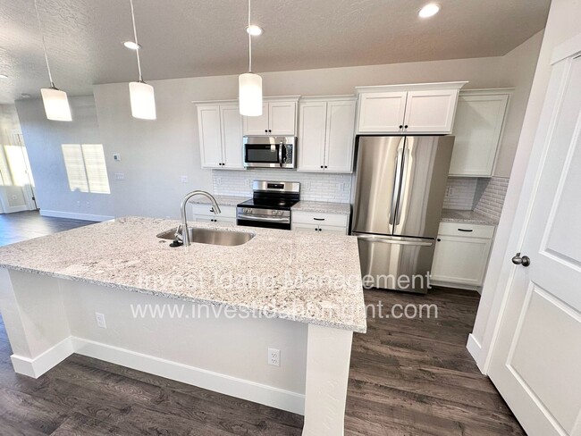 Building Photo - Brand new construction home available now!