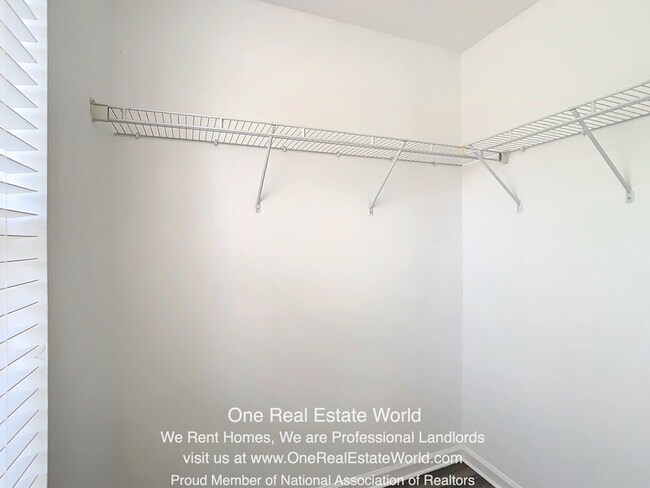 Building Photo - 9155 Hunters Mill Dr