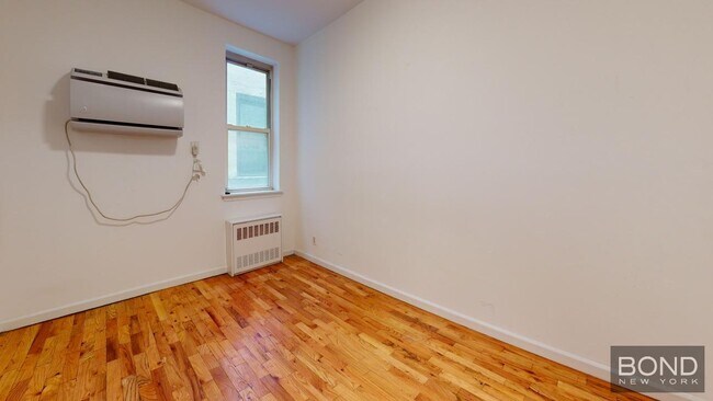 Building Photo - 342 E 87th St