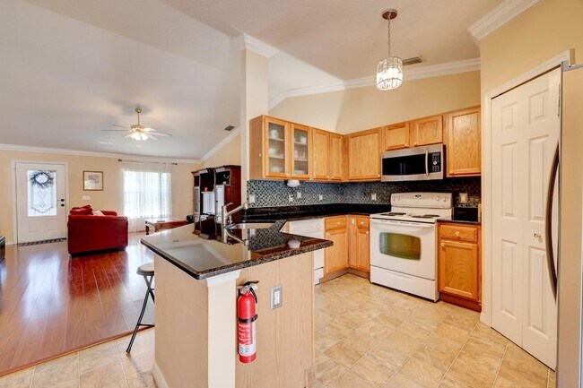 Building Photo - 1838 SE Genaro Terrace