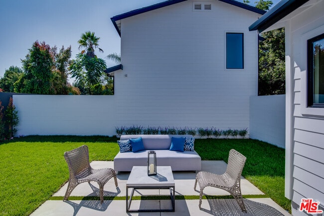 Building Photo - 13026 Calvert St