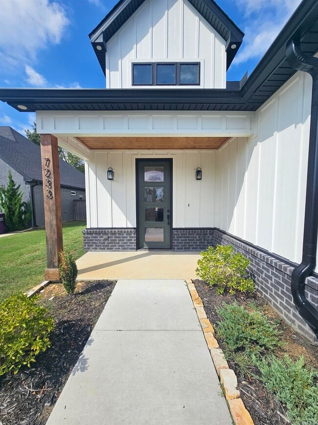 Building Photo - 7233 Havenwood Dr