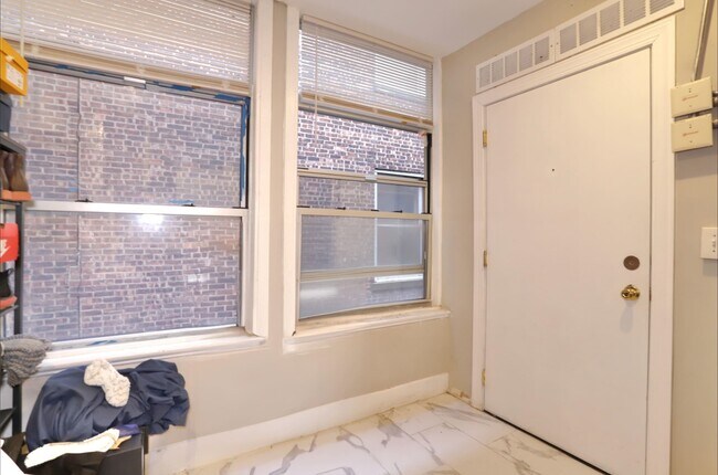 Building Photo - 2866 John F. Kennedy Blvd