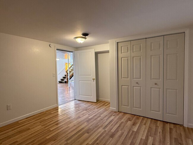 Building Photo - 5 Bedroom Home Available In Spokane Valley!