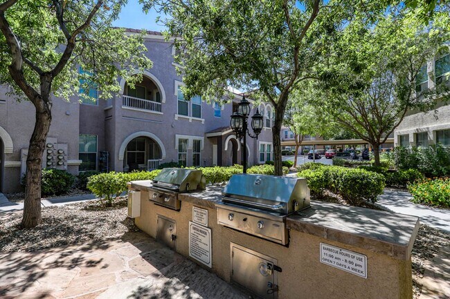 Building Photo - Resort Living 1 Bedroom Condo In West Las ...