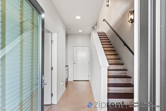 Building Photo - 3 br, 3.5 bath Condo - 501 Zephyr Drive, O...