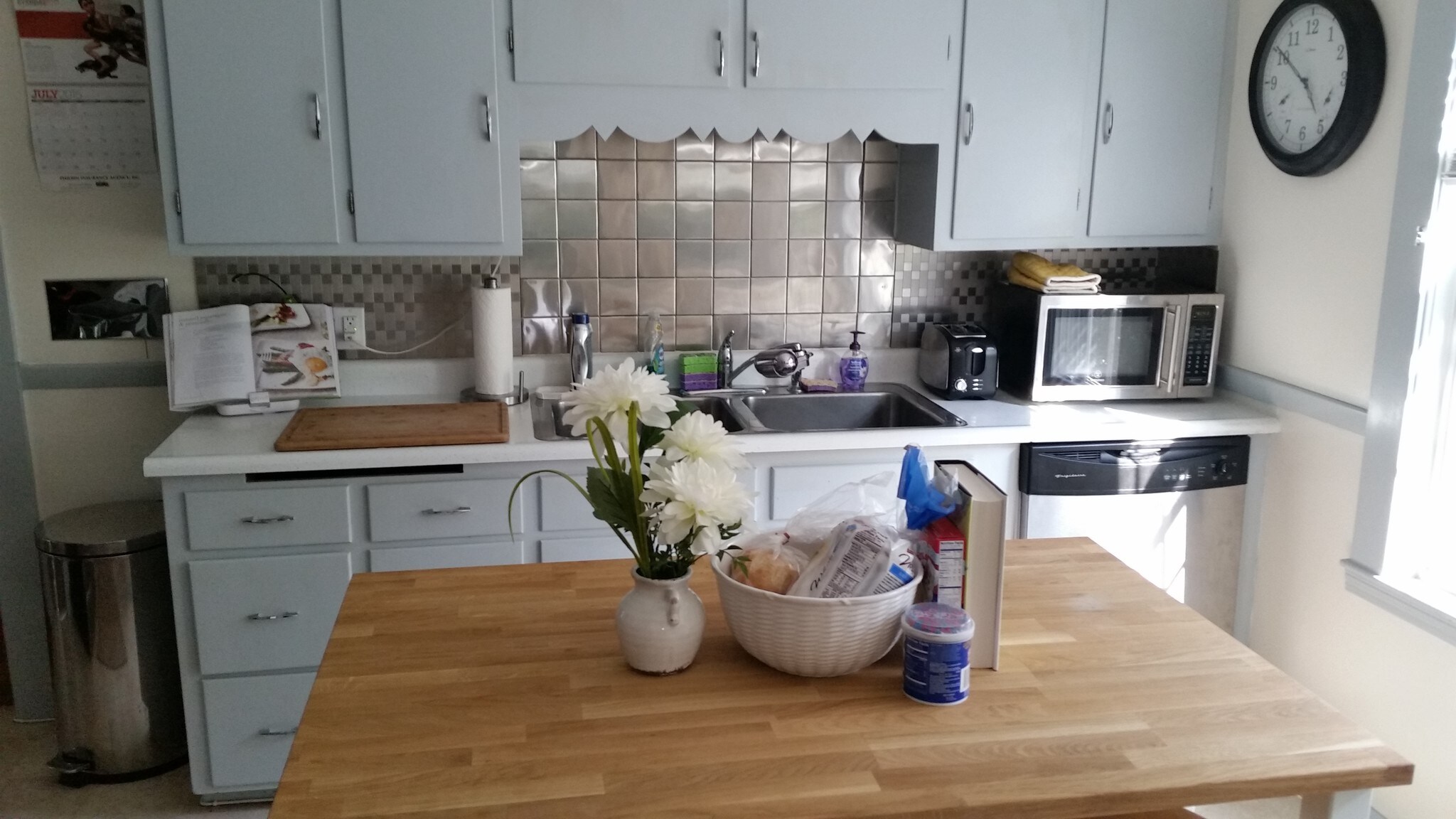 Building Photo - 43 Evergreen Ave