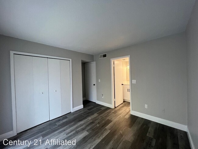 Building Photo - 1 br, 1 bath House - 7108 Waterside Dr.
