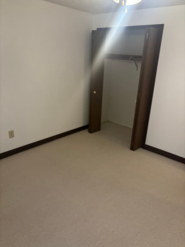 Building Photo - 2960 Thackeray Ave NW